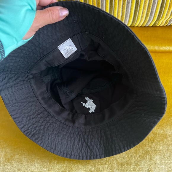 ⭐️🌴NWOT Remy Martin Black Bucket Cap White Centaur Logo One Size Adult Hat - Picture 2 of 3